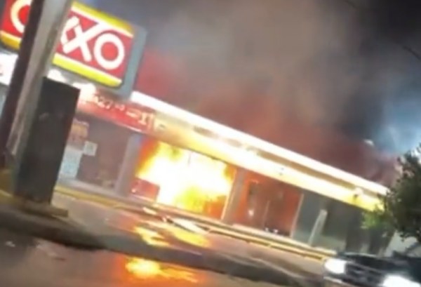 Un total de 25 tiendas Oxxo fueron incendiadas en Guanajuato, reporta FEMSA