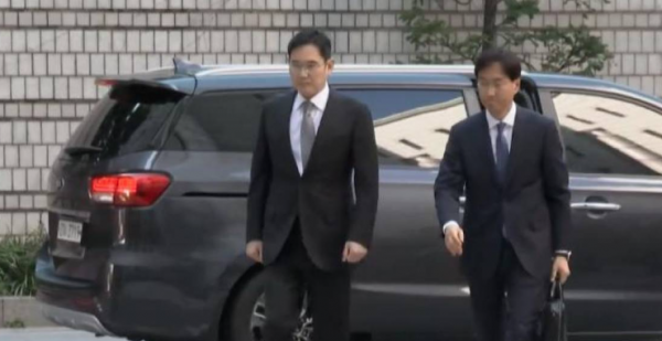 Corea del Sur indulta al dueño de Samsung para que ayude al país a salir de la crisis económica