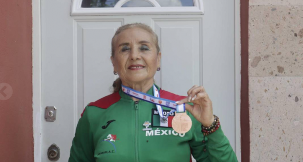 Mexicana de 76 años viaja a Finlandia y consigue bronce para México en Campeonato Mundial