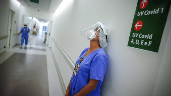 Brasil confirma su primera muerte por Ómicron; paciente tenía 3 dosis de vacuna COVID
