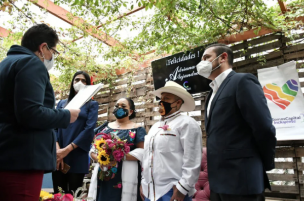 Celebran primer matrimonio igualitario en Guanajuato