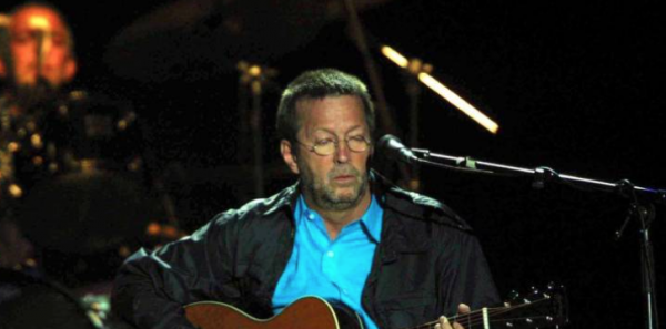 Eric Clapton se une al reducido grupo de antivacunas en el mundo del espectáculo