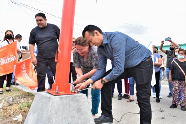 Alcalde Peña arranca instalación de alumbrado por más de un millón de pesos