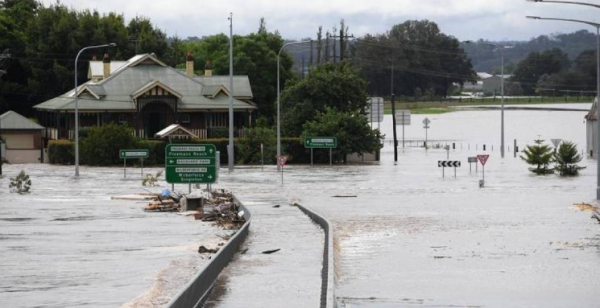 Australia se ahoga; inundaciones amenazan hogares de 85 mil personas