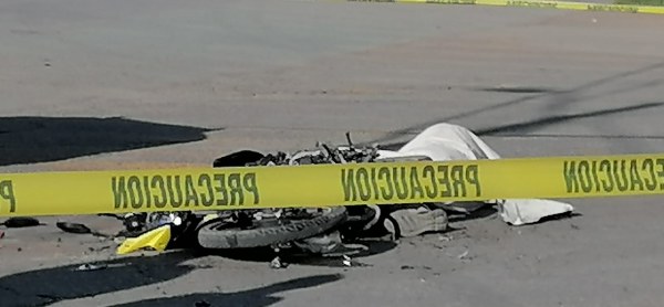 Motociclista muere tras accidente