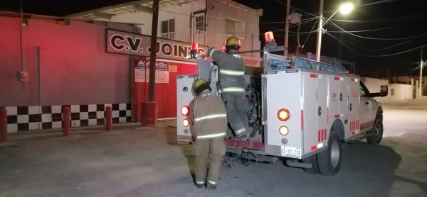 Juárez: Se registra flamazo en taller mecánico