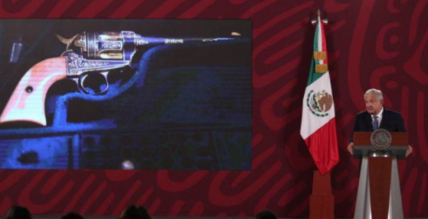 Pistola de Francisco Villa ya está en un museo: AMLO
