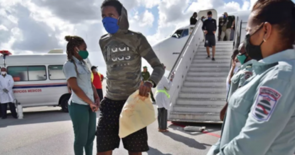 México devuelve a Cuba 49 migrantes ilegales; realiza 17 operaciones de repatriación desde enero