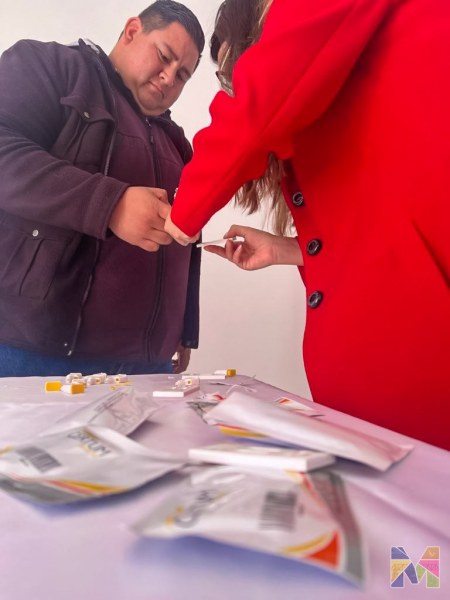 Brindan plática informativa a personal de Gobierno Municipal de Meoqui en el Día Mundial de la Lucha Contra el VIH