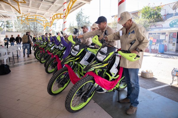 Refuerza Secretaría de Salud programa de Vectores en la zona serrana con 30 motocicletas todoterreno
