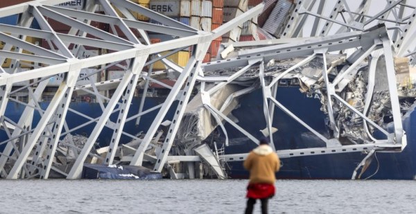 Autoridades de EU hallan el cuerpo de otra de las víctimas del choque de un buque en el puente de Baltimore