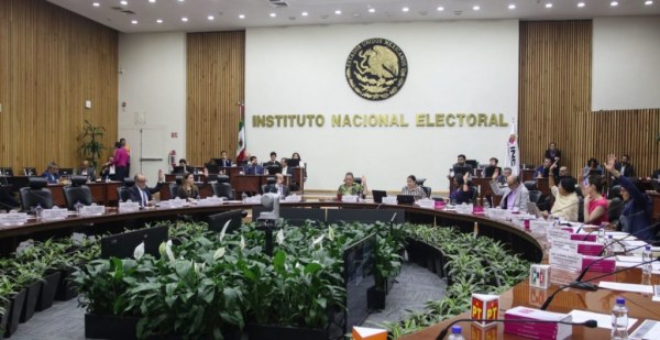 PRI, PAN y PRD impugnan ante el Tribunal Electoral la negativa del INE de suspender las conferencias matutinas de AMLO