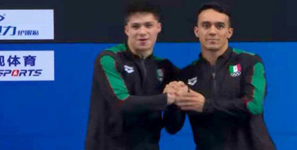 ¡Potencia mundial! Los mexicanos Osmar Olvera y Juan Celaya logran medalla de plata en la Súper Final de Clavados en China