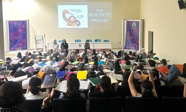 Realizan exitoso taller “Quiérete Mucho” para estudiantes universitarios en Parral
