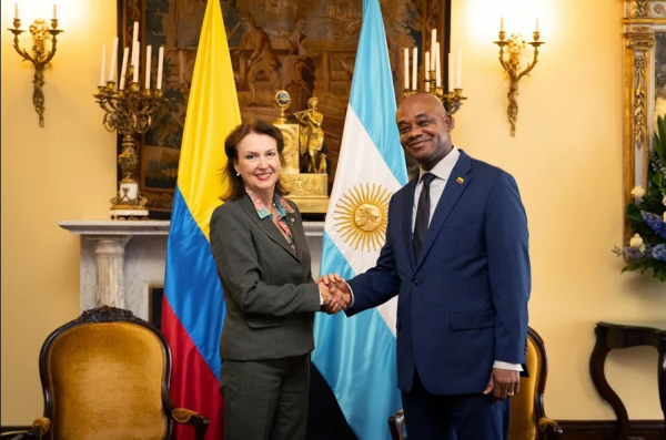 Cancilleres de Colombia y Argentina zanjan crisis y abren “nuevo momento” en la relación