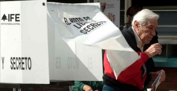 Se acumulan en el TEPJF impugnaciones de mexicanos contra la exclusión del voto desde el extranjero