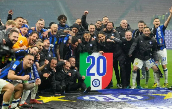 El Inter se corona venciendo al Milan