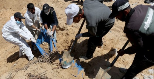 Alto comisionado de derechos humanos de la ONU se dice “horrorizado” por los reportes de fosas comunes en hospitales de Gaza