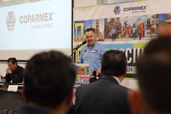Firman Mario Vázquez y Daniela Álvarez acuerdo con Coparmex; van  por el desarrollo de Juárez