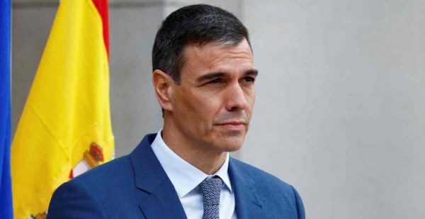 Pedro Sánchez analiza su permanencia como presidente de España tras una denuncia por corrupción contra su esposa
