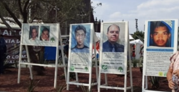 Juez ordena al gobierno de AMLO resguardar memoriales de desaparecidos que fueron retirados de las inmediaciones de Palacio Nacional