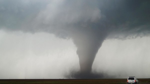 Potentes tornados azotan varios estados de EE.UU.