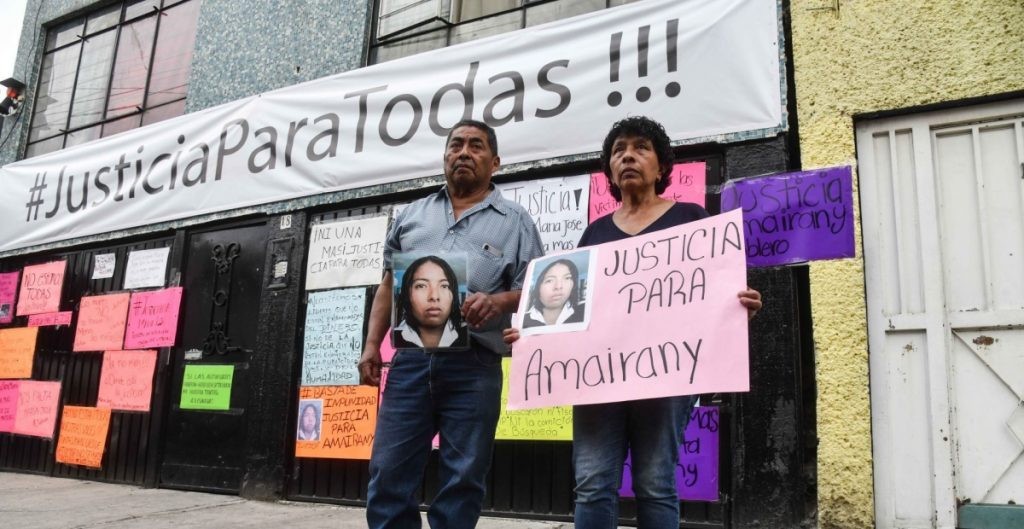 Protestan frente al domicilio del feminicida de Iztacalco, culpan a la fiscalía de no haber actuado desde hace años para detenerlo
