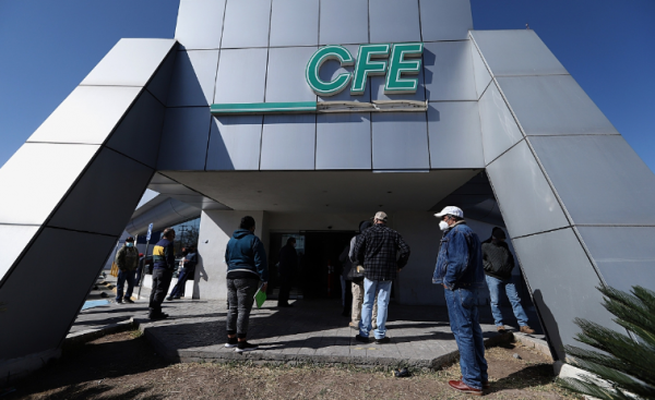 Pemex y la CFE reportan caídas en sus beneficios