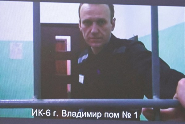 Tribunal ruso ordena el arresto de productor de Reuters por colaborar con las redes sociales de Navalny