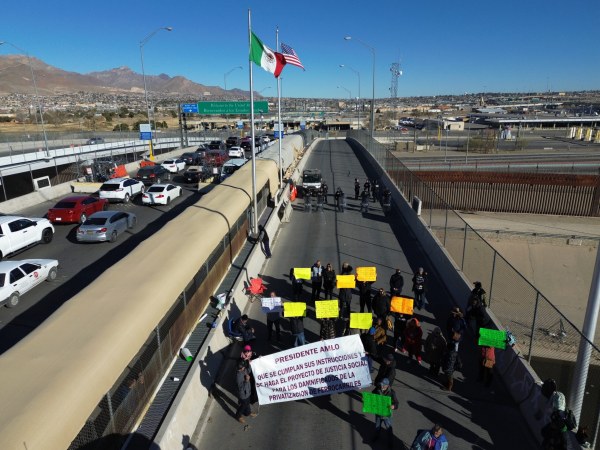 Urgen a SEGOB resarcir daño a trabajadores afectados por privatización de los ferrocarriles mexicanos