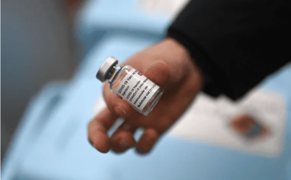 AstraZeneca admite efecto secundario grave por vacuna anticovid