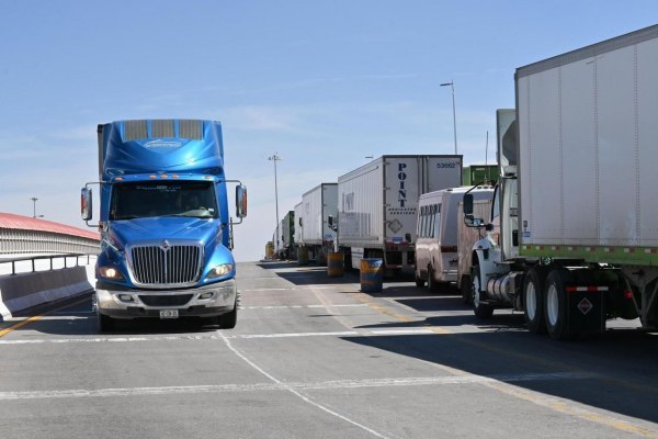 Hay cruce lento de camiones de carga hacia El Paso, Texas, por medidas de revisión: CCE