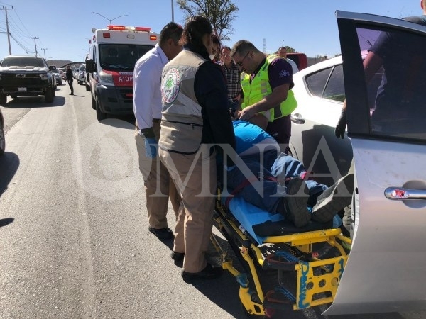 Accidente automovilístico sobre prolongación Teofilo Borunda, se reporta un lesionado.