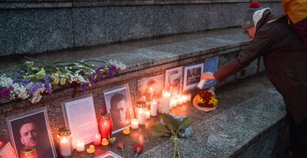Rusia detuvo a más de un centenar de personas durante el funeral y los homenajes al líder opositor Alexei Navalny