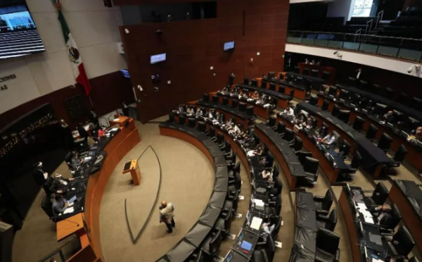 Senado de México alista reforma contra ciberacoso a menores