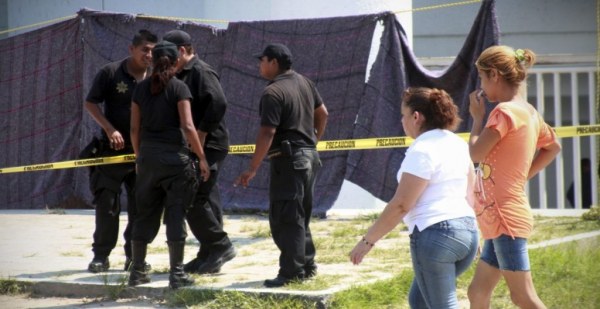 Hallan cuatro cuerpos en las inmediaciones del palacio municipal de Tuxpan