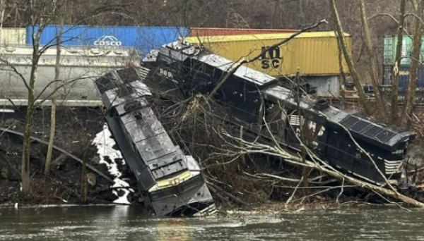 Se descarrila tren en Pensilvania; no hay heridos ni fuga de materiales peligrosos