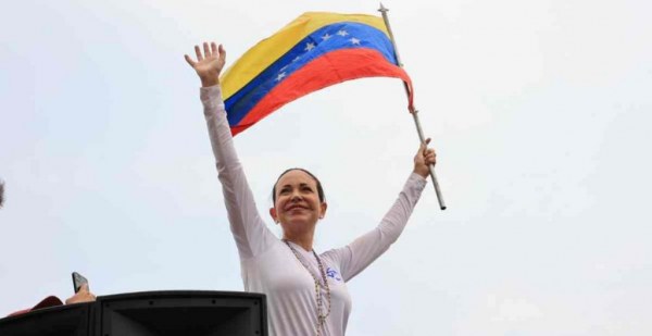 La opositora María Corina Machado acusa a Nicolás Maduro de violaciones gravísimas a los acuerdos electorales