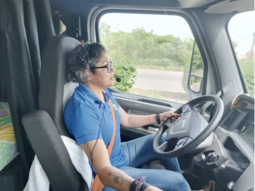 Se buscan Traileras, Scania México reanuda programa para conductoras