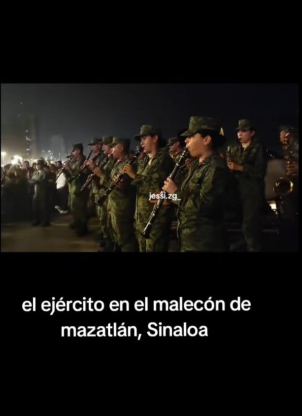 Captan a cadetes del ejército tocando en conjunto con grupos de banda en Mazatlán (vídeo)