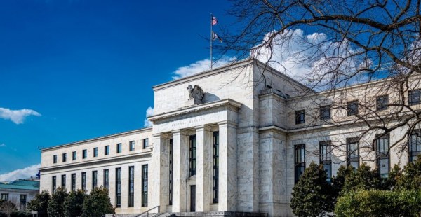 La Fed mantiene sin cambios la tasa de interés y alerta por los magros resultados en el control de la inflación en lo que va del año