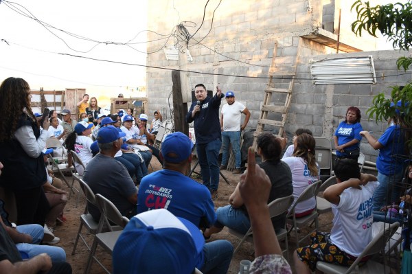 Se reúne Alfredo Chávez con vecinos de la colonia Agrícola Francisco Villa