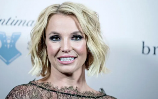 Britney Spears sufre crisis en público tras discutir con su novio