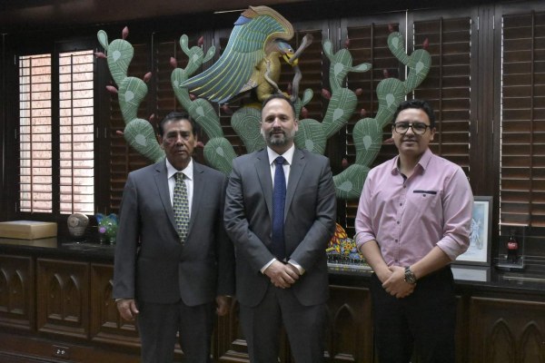 Se reúne De la Peña con Chaparro, alcalde interino de Juárez