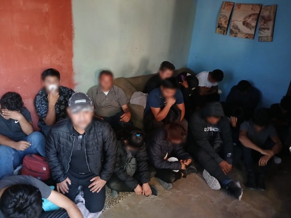 Rescatan elementos de la SSPE a 39 migrantes en Ciudad Juárez