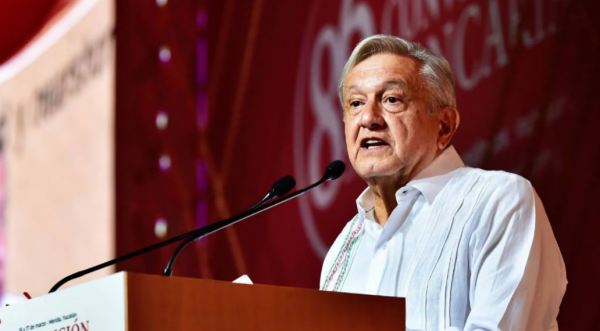 La intención de López Obrador es destruir la democracia: Macario Schettino