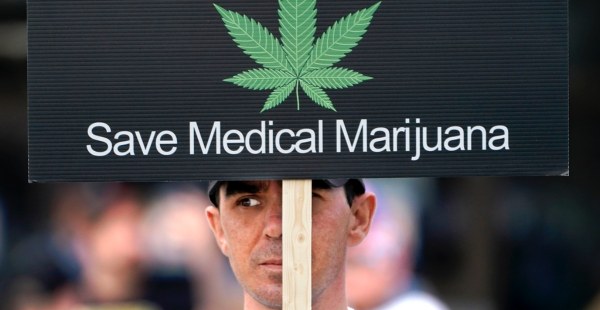 Activistas esperan que propuesta de reclasificación federal de la marihuana en EU como droga menos peligrosa impulse su legalización en los estados