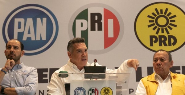 PAN, PRI y PRD denuncian ante la fiscalía electoral a exasesor de Moreno Valle por operar a favor de Alejandro Armenta y José Chedraui