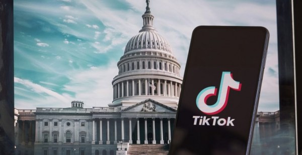 TikTok presenta una demanda ante un tribunal federal para bloquear la ley que prohibiría su uso en EU