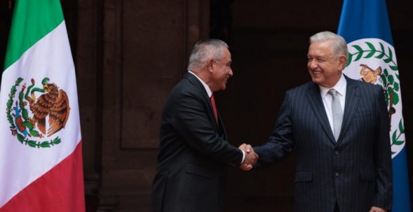 López Obrador recibe al primer ministro de Belice en Palacio Nacional